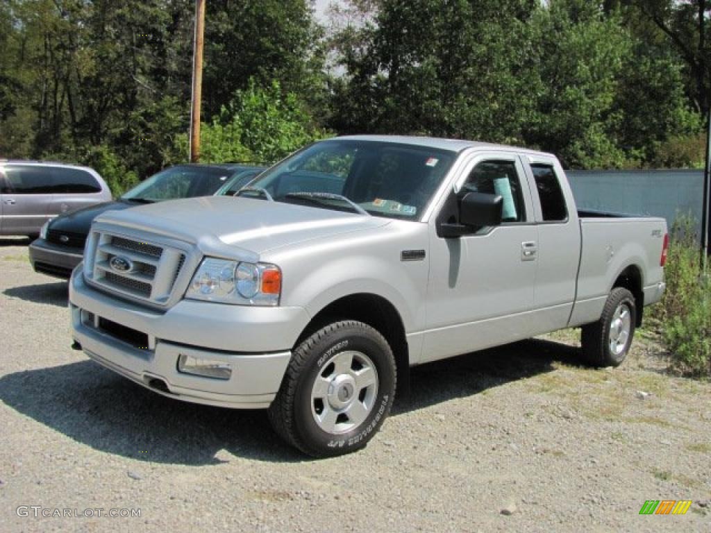 2004 F150 STX SuperCab 4x4 - Silver Metallic / Black/Medium Flint photo #1