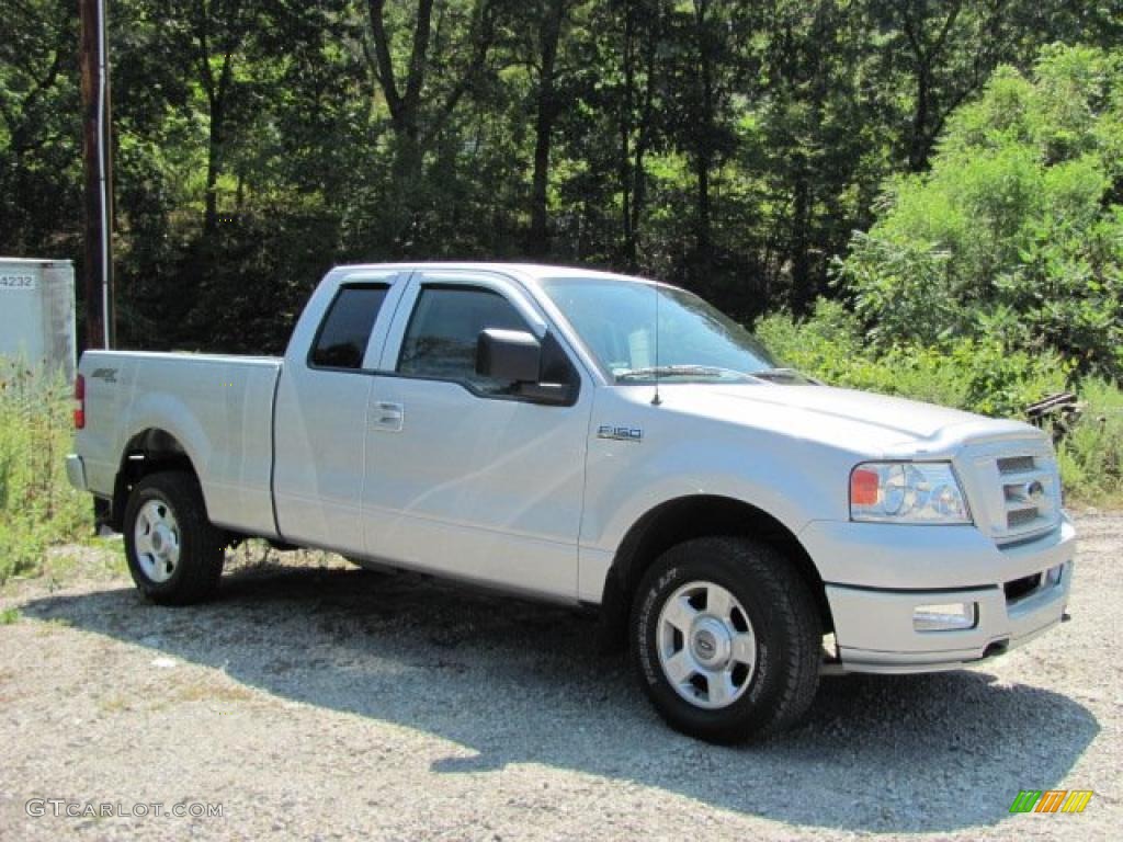 2004 F150 STX SuperCab 4x4 - Silver Metallic / Black/Medium Flint photo #3