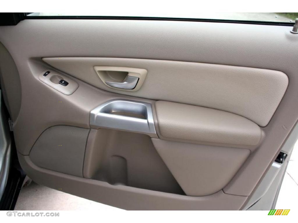 2004 XC90 T6 AWD - Silver Metallic / Taupe/Light Taupe photo #32