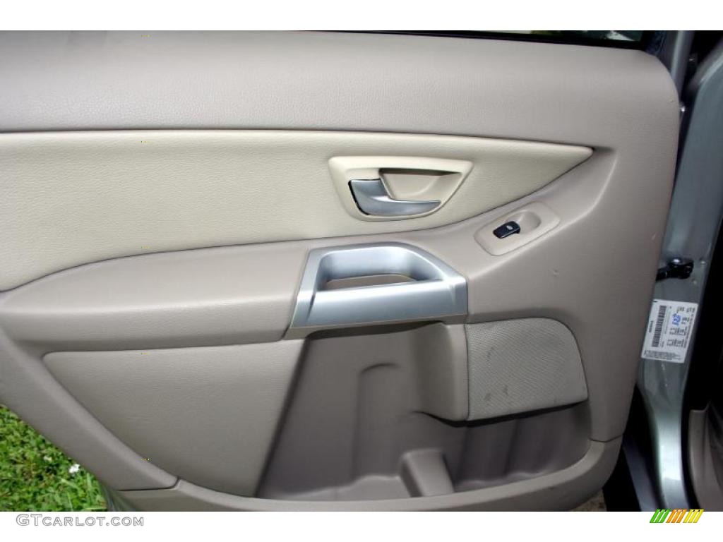 2004 XC90 T6 AWD - Silver Metallic / Taupe/Light Taupe photo #33