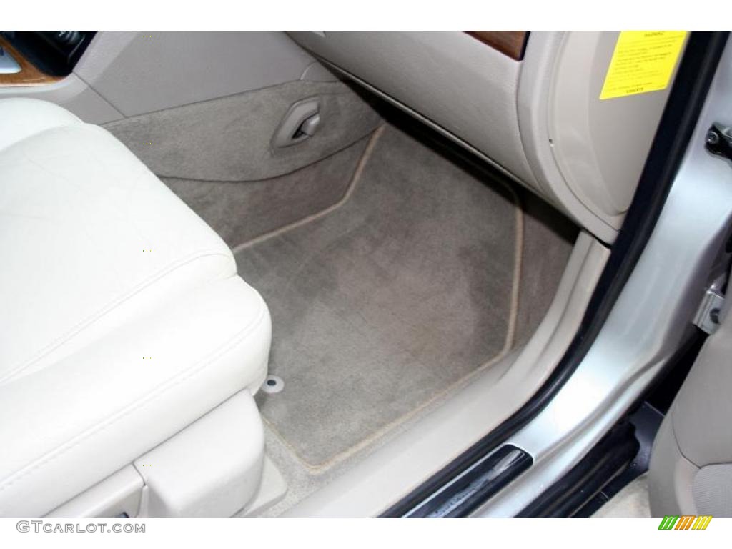 2004 XC90 T6 AWD - Silver Metallic / Taupe/Light Taupe photo #39