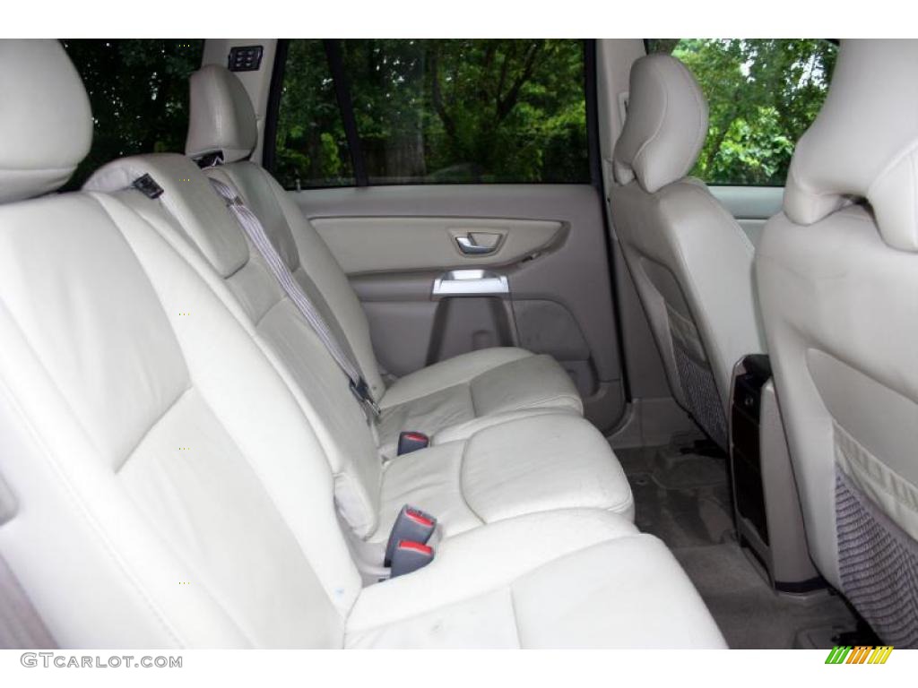 2004 XC90 T6 AWD - Silver Metallic / Taupe/Light Taupe photo #52