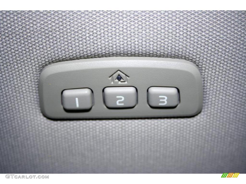 2004 XC90 T6 AWD - Silver Metallic / Taupe/Light Taupe photo #68