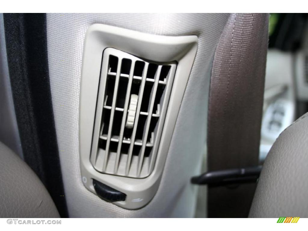 2004 XC90 T6 AWD - Silver Metallic / Taupe/Light Taupe photo #70