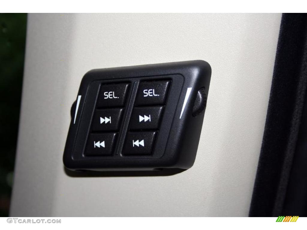 2004 XC90 T6 AWD - Silver Metallic / Taupe/Light Taupe photo #73