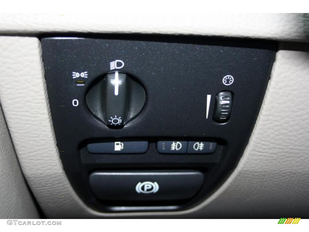 2004 XC90 T6 AWD - Silver Metallic / Taupe/Light Taupe photo #92