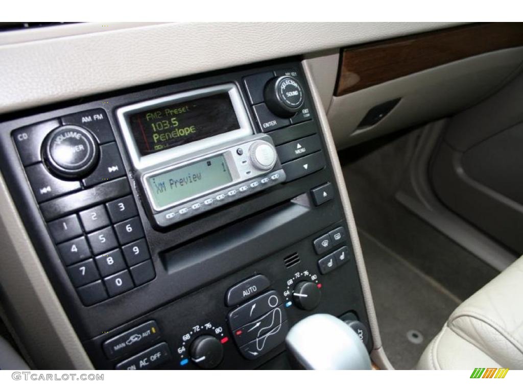 2004 XC90 T6 AWD - Silver Metallic / Taupe/Light Taupe photo #93