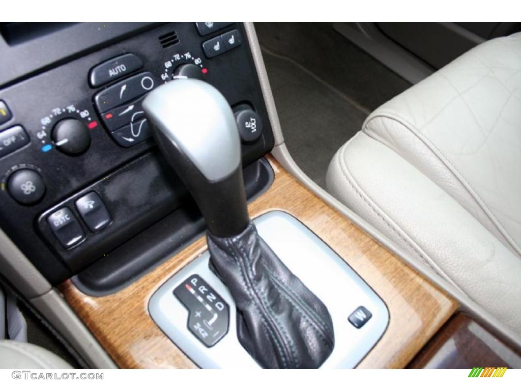 2004 XC90 T6 AWD - Silver Metallic / Taupe/Light Taupe photo #94