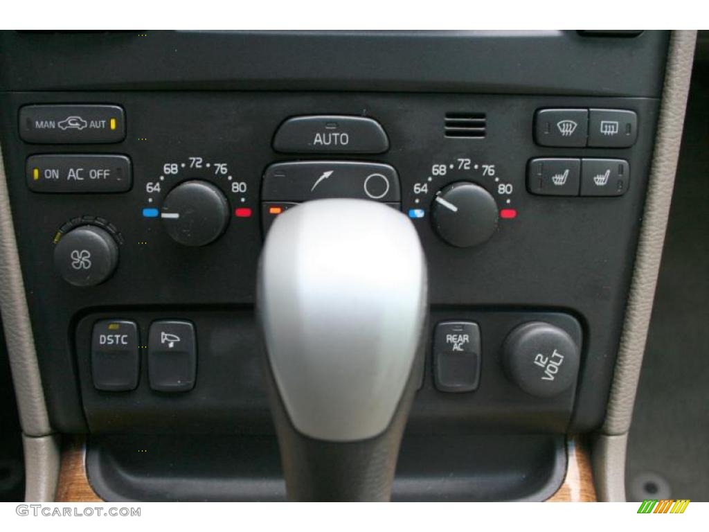 2004 XC90 T6 AWD - Silver Metallic / Taupe/Light Taupe photo #97