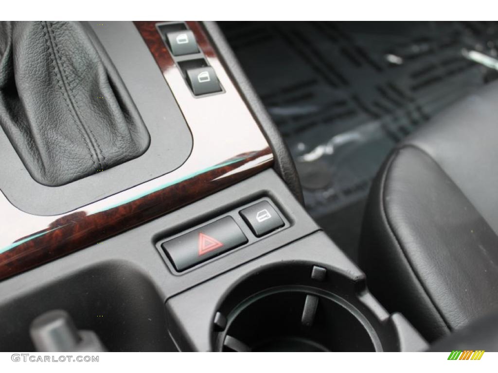 2005 3 Series 330i Convertible - Alpine White / Black photo #28