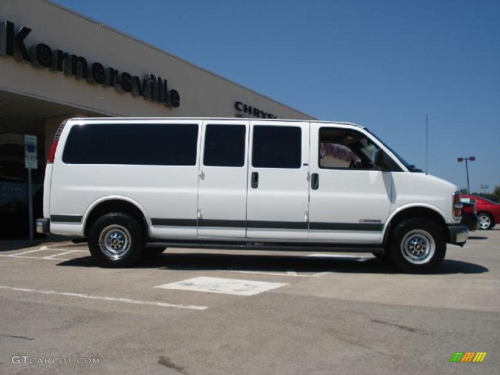 2002 Express 3500 Extended Passenger Van - Summit White / Dark Pewter photo #2