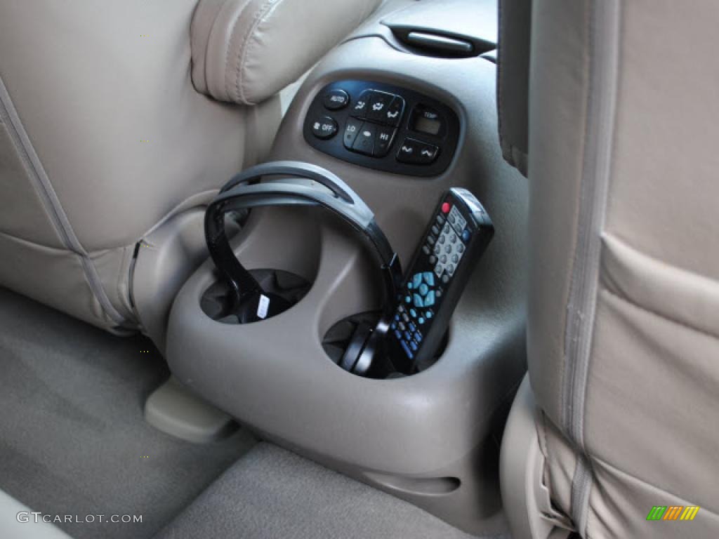 2005 Sequoia SR5 - Blue Steel Metallic / Taupe photo #14