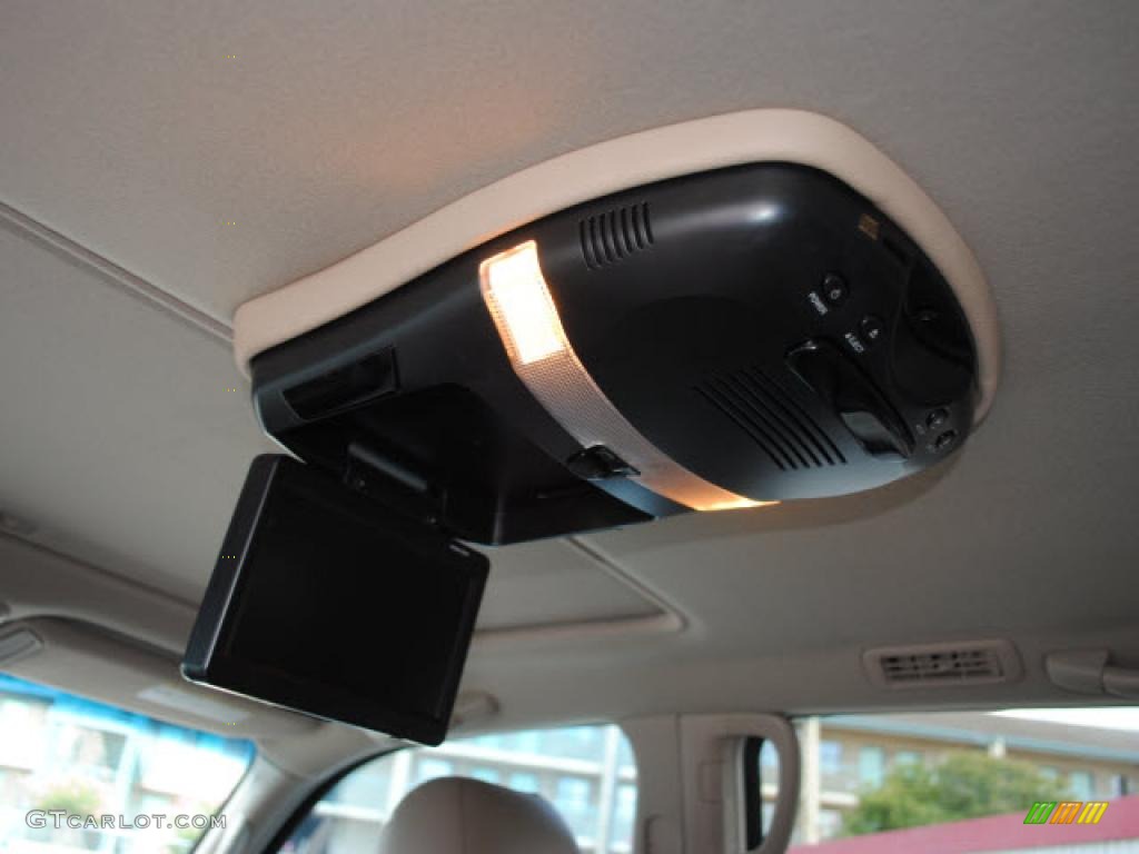 2005 Sequoia SR5 - Blue Steel Metallic / Taupe photo #21