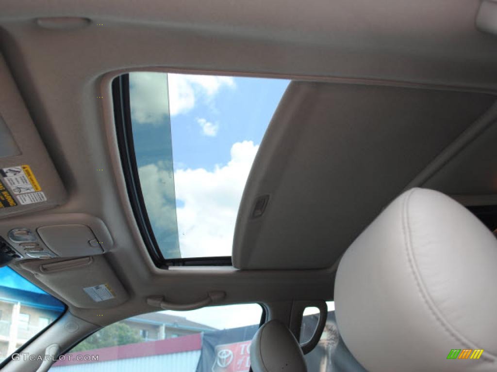 2005 Sequoia SR5 - Blue Steel Metallic / Taupe photo #27