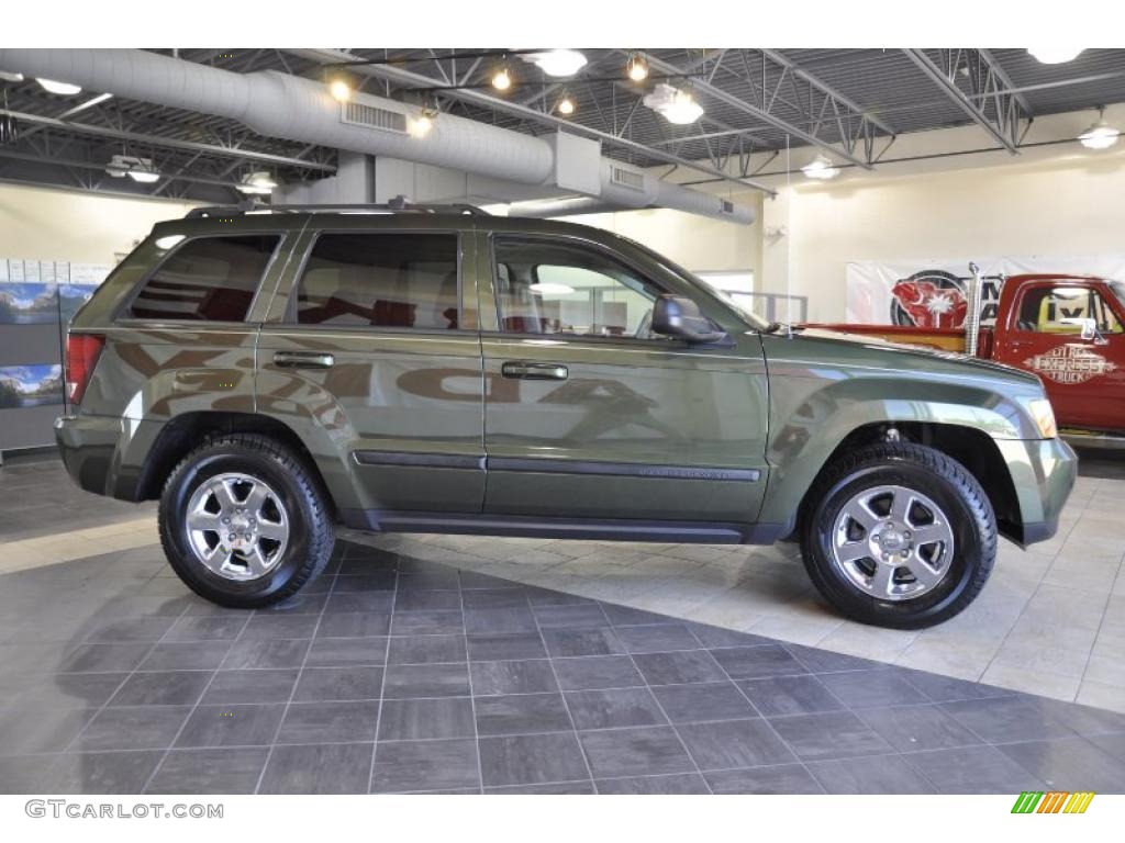 2008 Grand Cherokee Laredo - Jeep Green Metallic / Dark Slate Gray photo #5