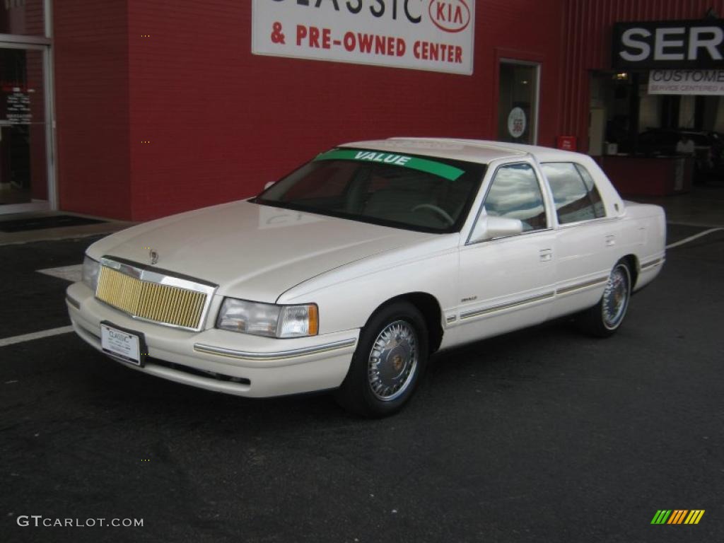 1999 DeVille Sedan - Cotillion White / Neutral Shale photo #1