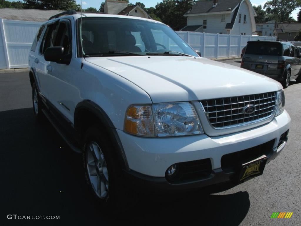 2005 Explorer XLT - Oxford White / Graphite photo #5