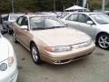 2001 Sandstone Metallic Oldsmobile Alero GL Sedan  photo #2