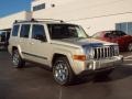 Light Graystone Pearl - Commander Limited 4x4 Photo No. 2