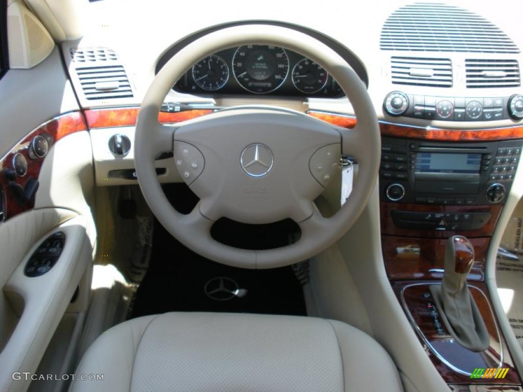 2003 E 320 Sedan - Everest Green Metallic / Java photo #18