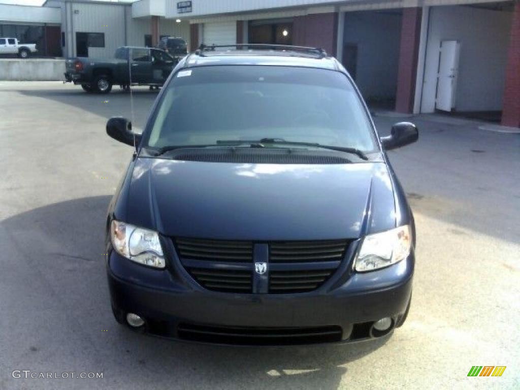 2006 Grand Caravan SXT - Midnight Blue Pearl / Dark Khaki/Light Graystone photo #2