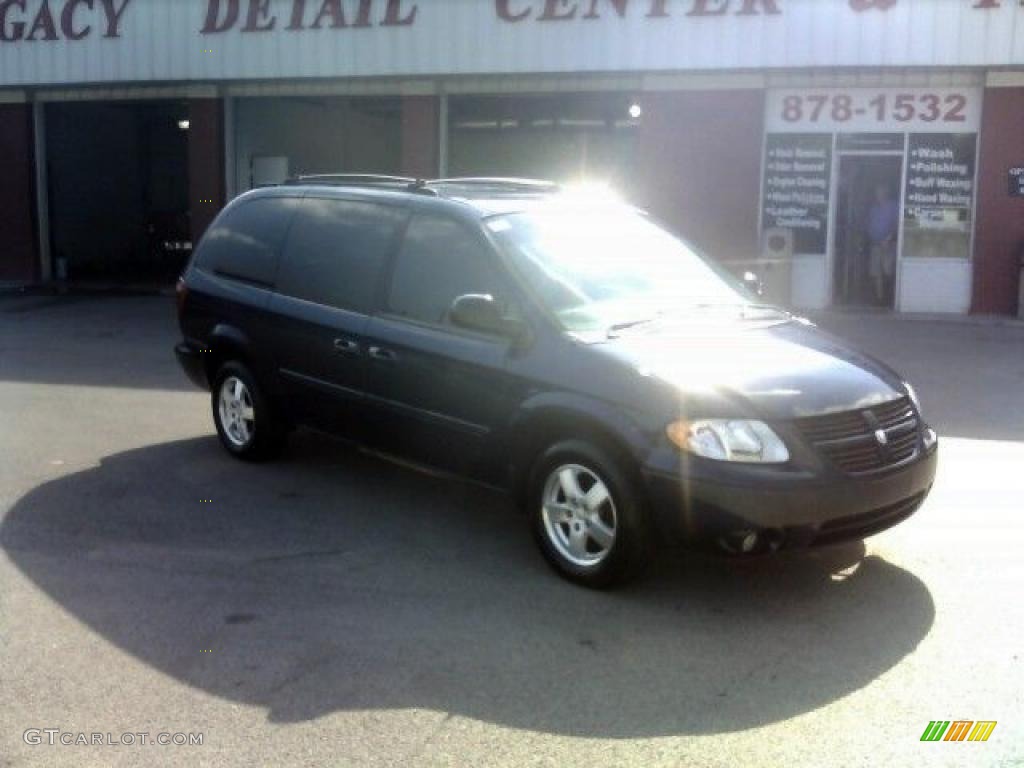 2006 Grand Caravan SXT - Midnight Blue Pearl / Dark Khaki/Light Graystone photo #3