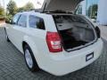 2005 Cool Vanilla White Dodge Magnum SXT  photo #15