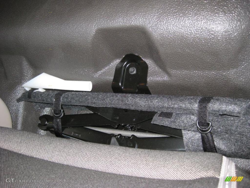 2010 F150 XL Regular Cab - Sterling Grey Metallic / Medium Stone photo #22