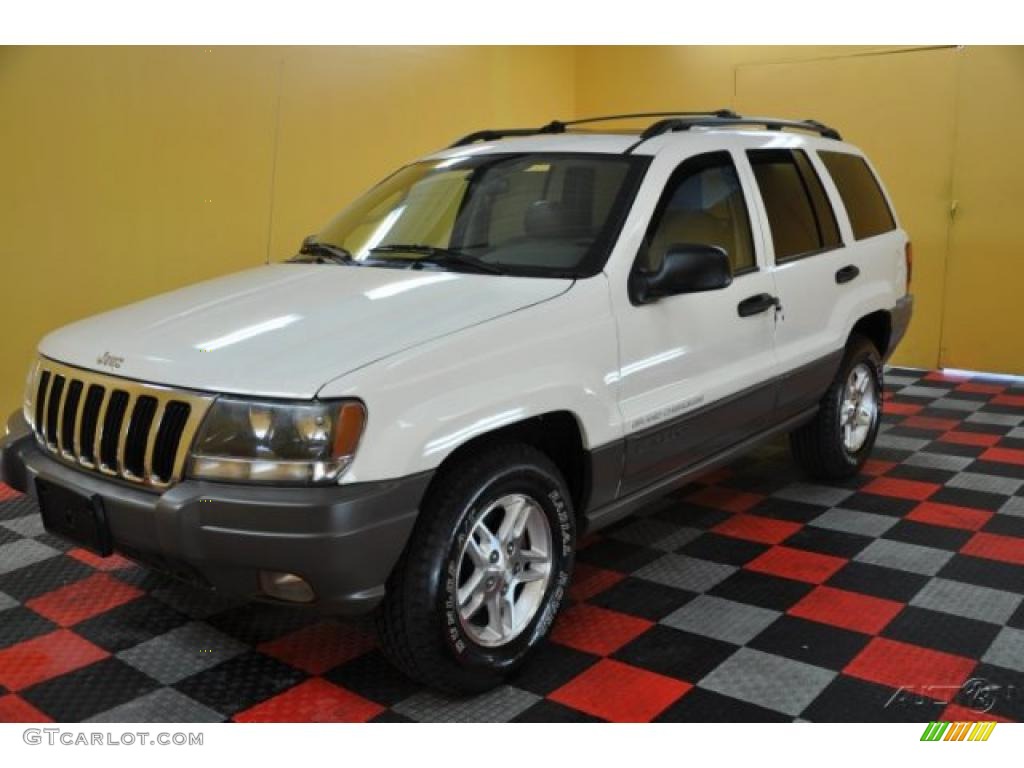 2003 Grand Cherokee Laredo 4x4 - Stone White / Sandstone photo #3