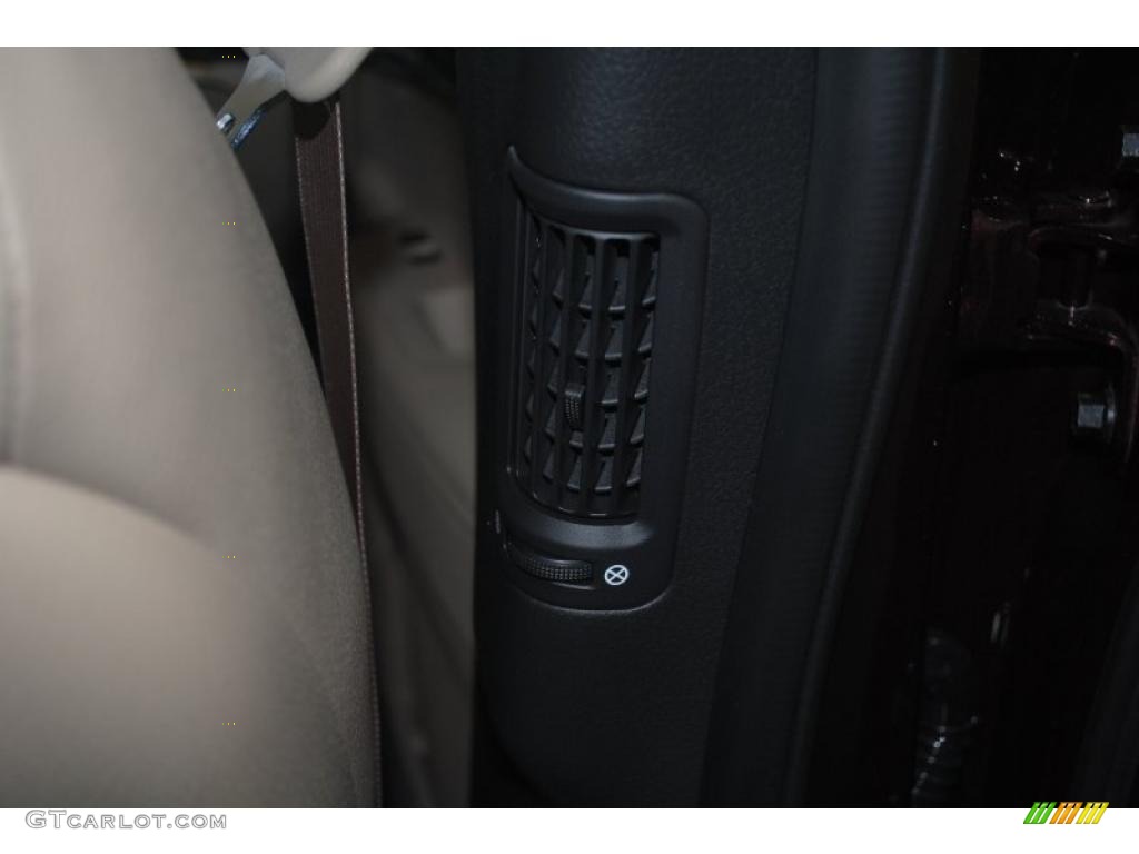 2011 Sorento EX V6 AWD - Dark Cherry / Beige photo #22