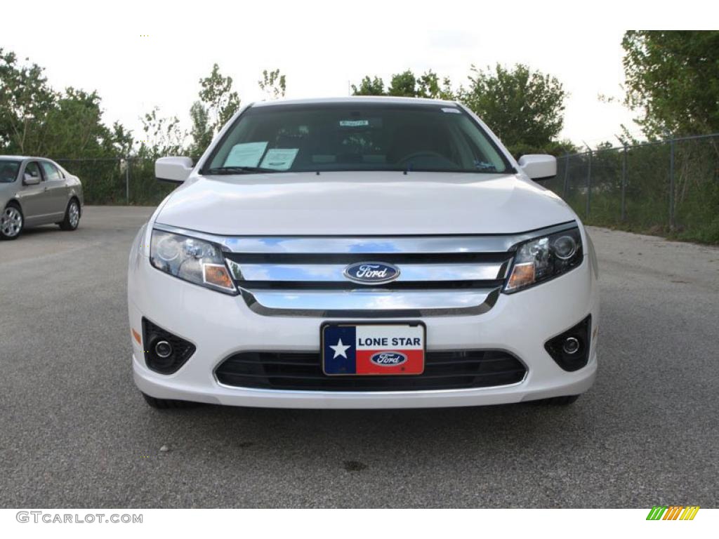 2010 Fusion SE V6 - White Platinum Tri-coat Metallic / Camel photo #9