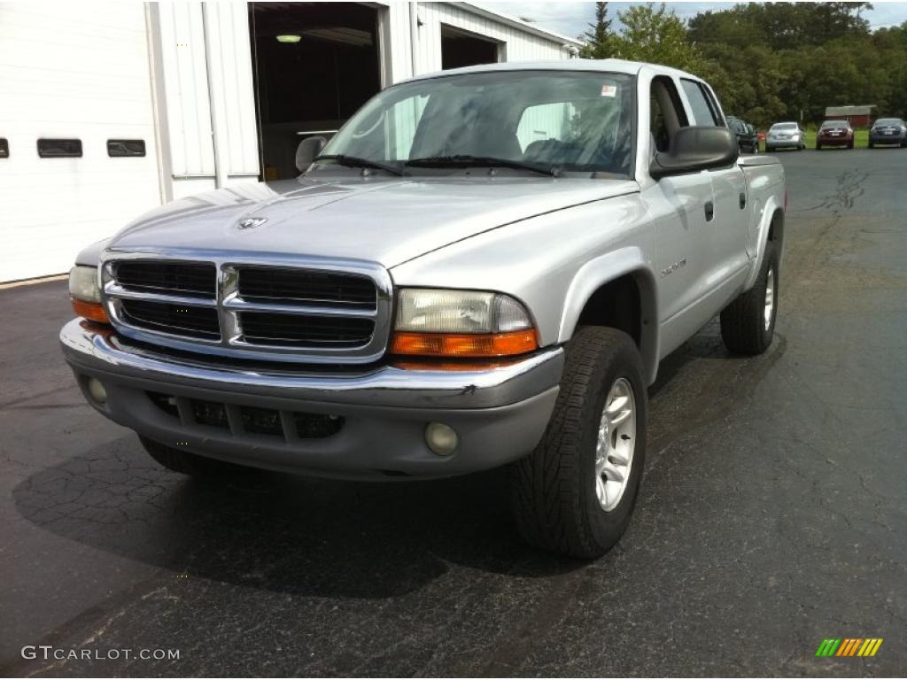 2002 Dakota SLT Quad Cab 4x4 - Bright Silver Metallic / Dark Slate Gray photo #1