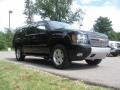 Black - Suburban 1500 Z71 4x4 Photo No. 3