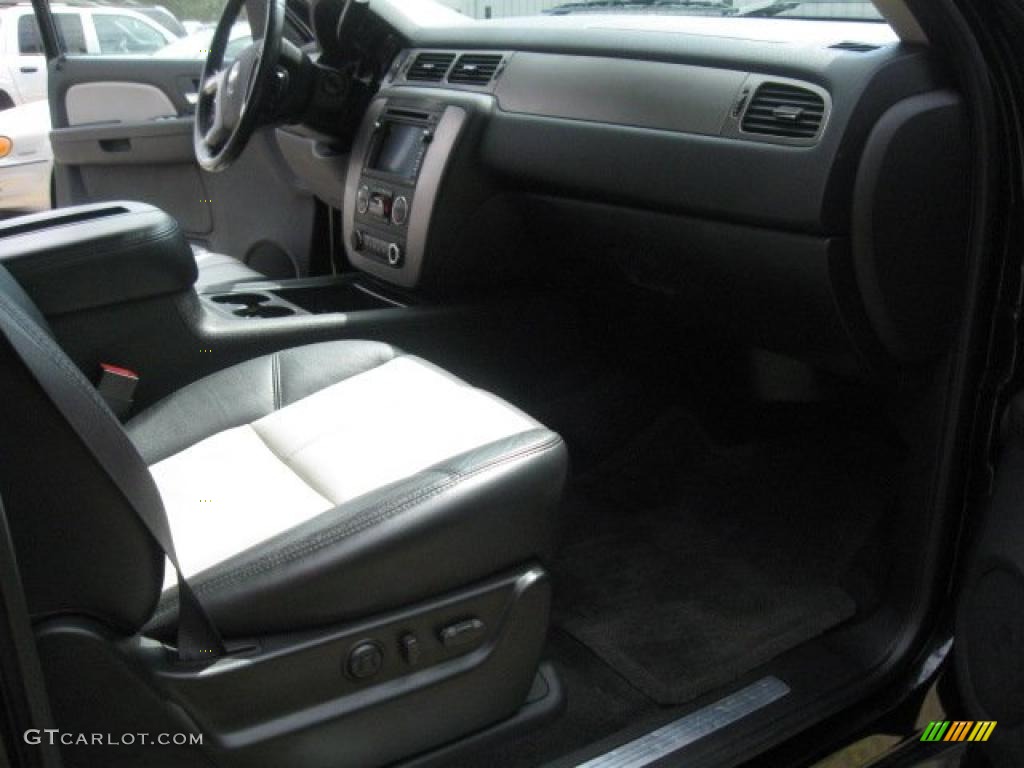 2007 Suburban 1500 Z71 4x4 - Black / Light Titanium/Ebony photo #19