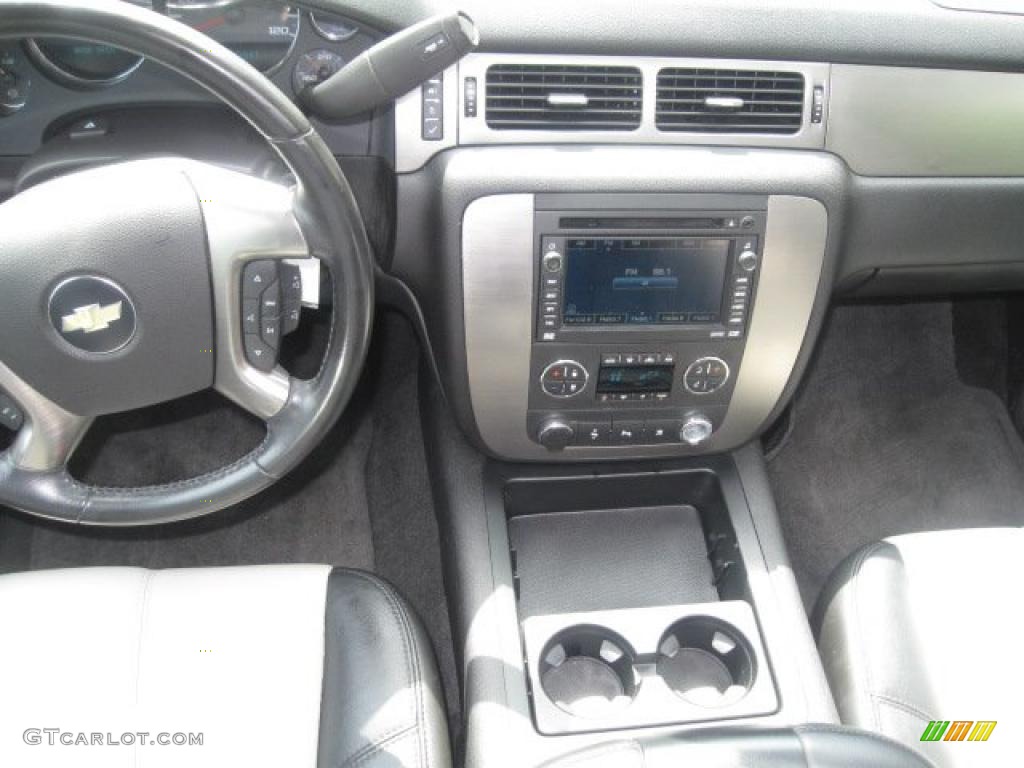 2007 Suburban 1500 Z71 4x4 - Black / Light Titanium/Ebony photo #20