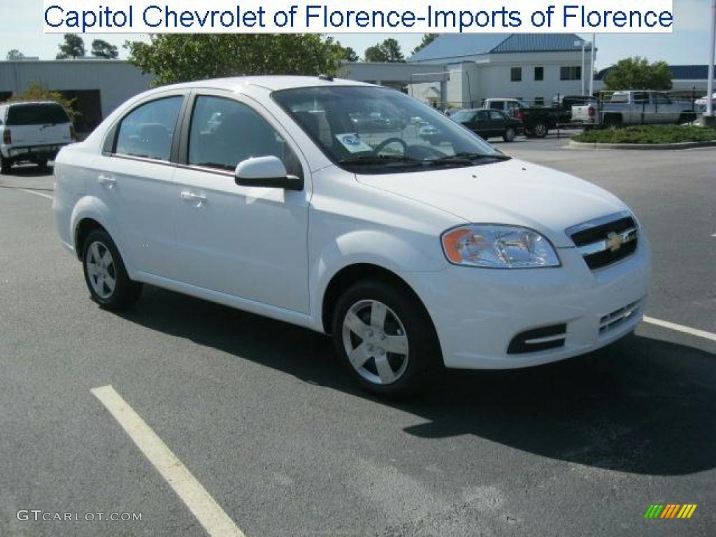 2010 Aveo LT Sedan - Summit White / Charcoal photo #1