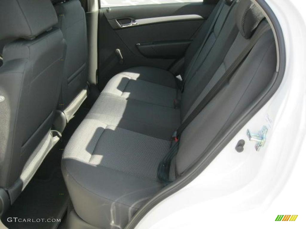 2010 Aveo LT Sedan - Summit White / Charcoal photo #7