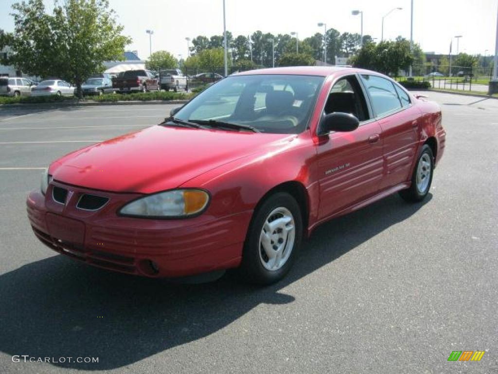 2002 Grand Am SE Sedan - Bright Red / Dark Pewter photo #20