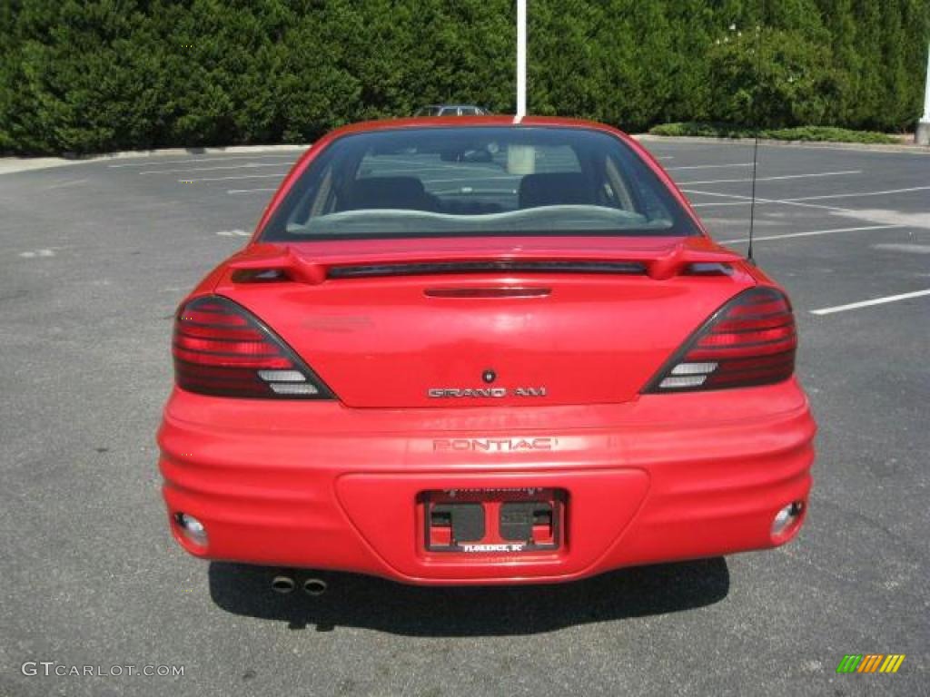 2002 Grand Am SE Sedan - Bright Red / Dark Pewter photo #24
