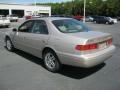 2000 Cashmere Beige Metallic Toyota Camry LE  photo #3