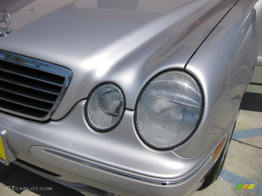 2002 E 320 Sedan - Quartz Silver Metallic / Ash photo #18