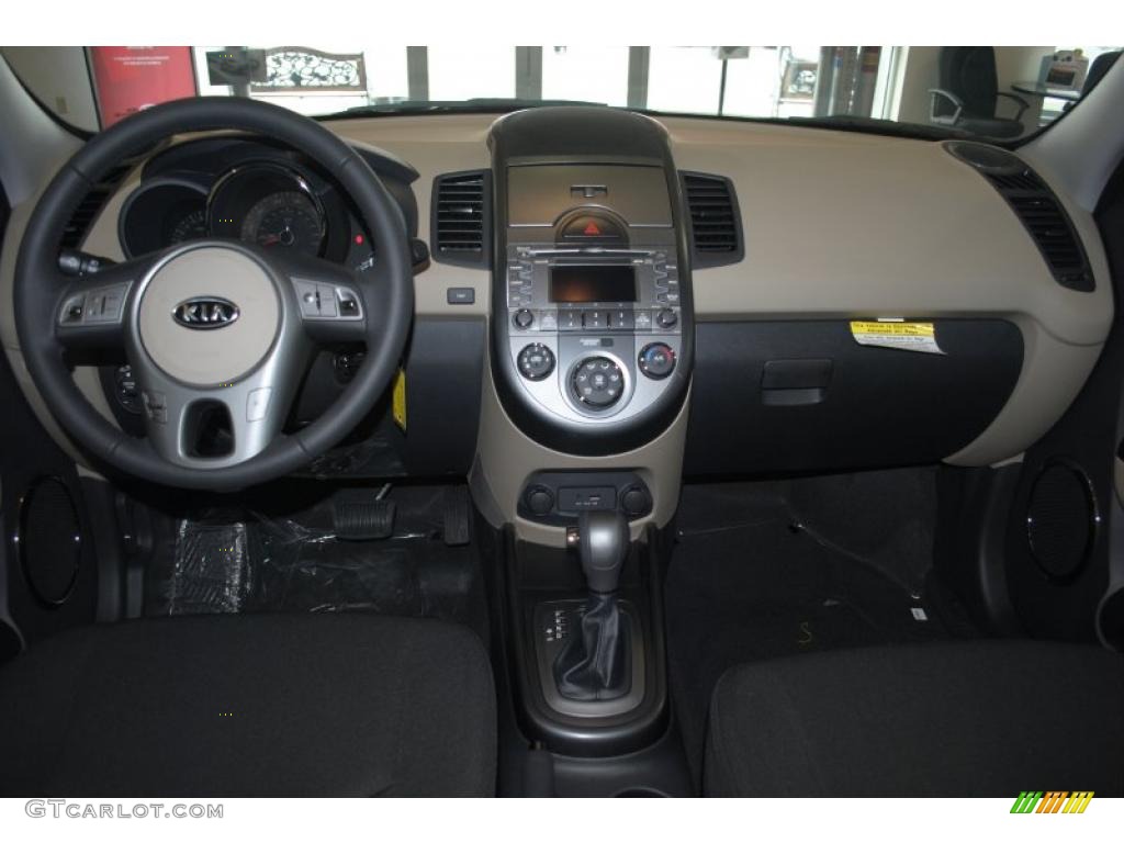 2011 Soul ! - Titanium Gray / Sand/Black Houndstooth Cloth photo #12