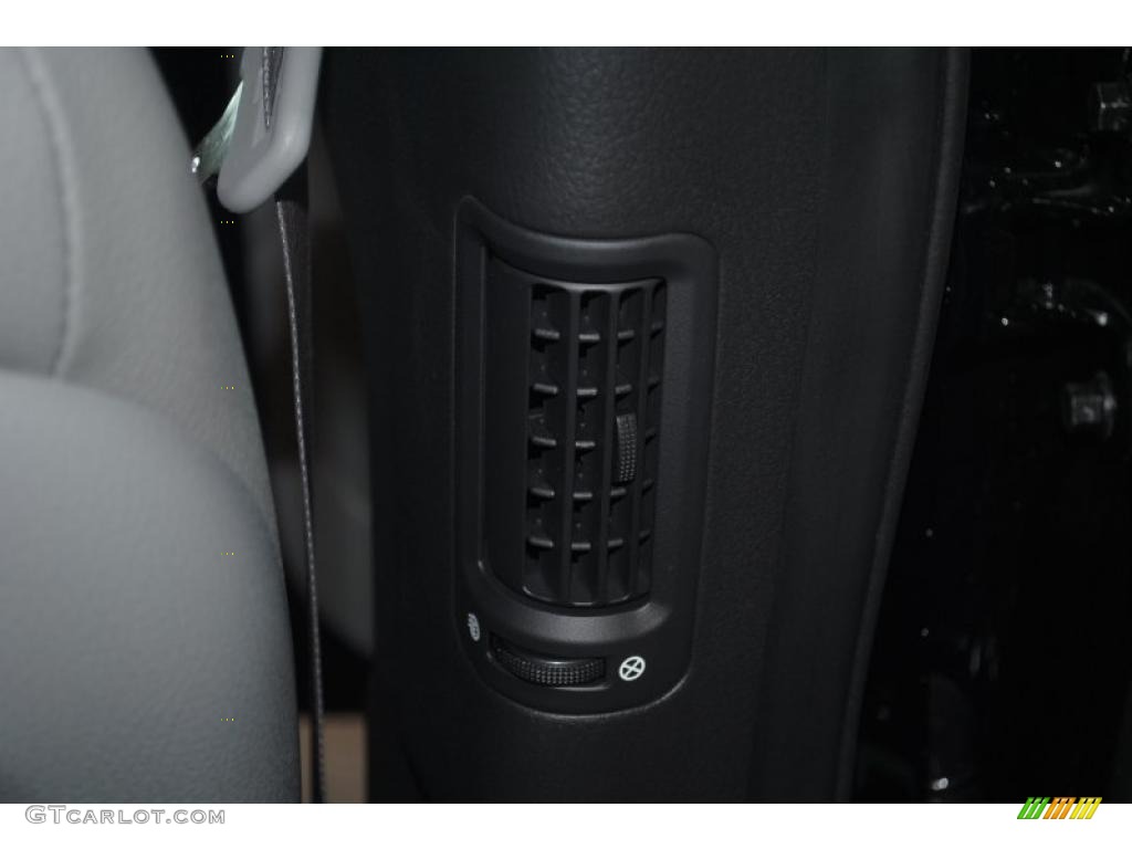 2011 Sorento SX V6 - Ebony Black / Gray photo #22