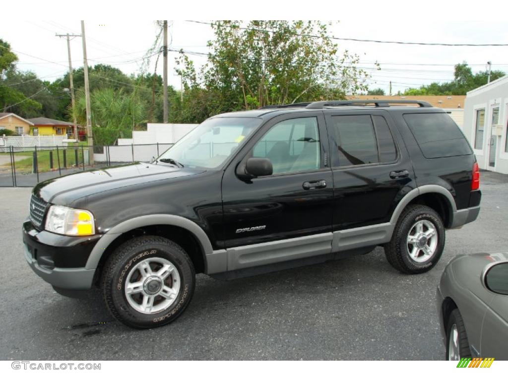 2002 Explorer XLT - Black Clearcoat / Medium Parchment photo #2