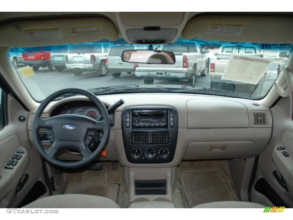 2002 Explorer XLT - Black Clearcoat / Medium Parchment photo #12