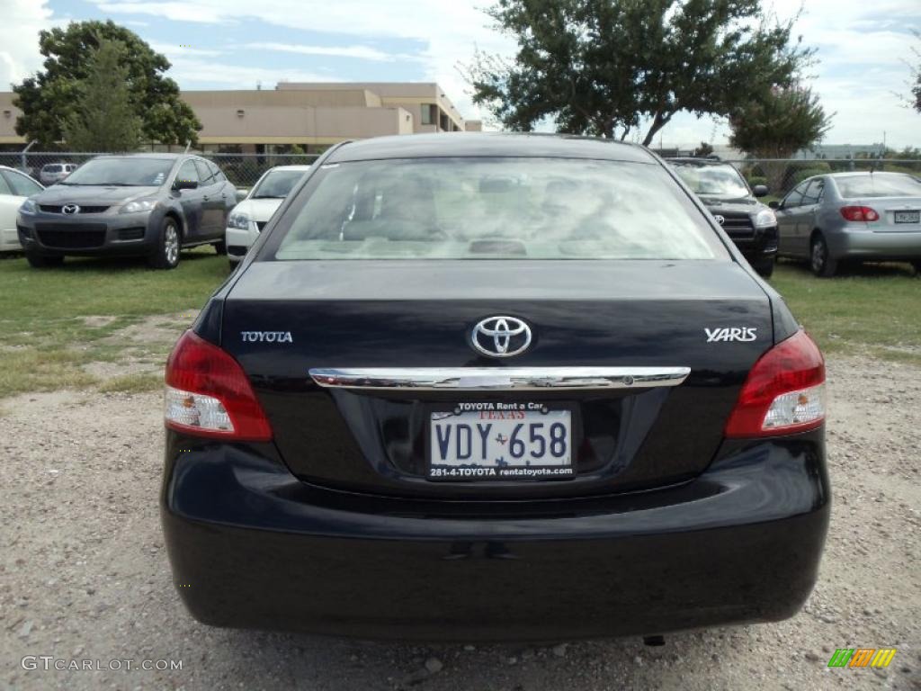 2009 Yaris Sedan - Black Sand Pearl / Dark Charcoal photo #4