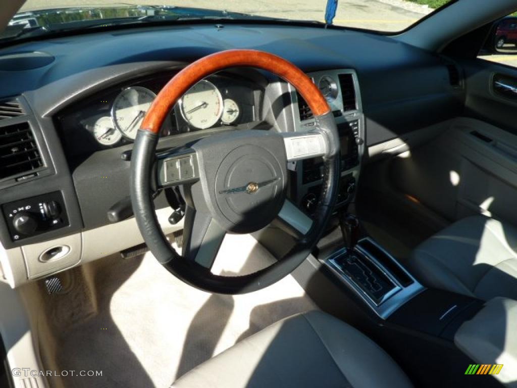 2005 300 C HEMI - Brilliant Black Crystal Pearl / Dark Slate Gray/Medium Slate Gray photo #11