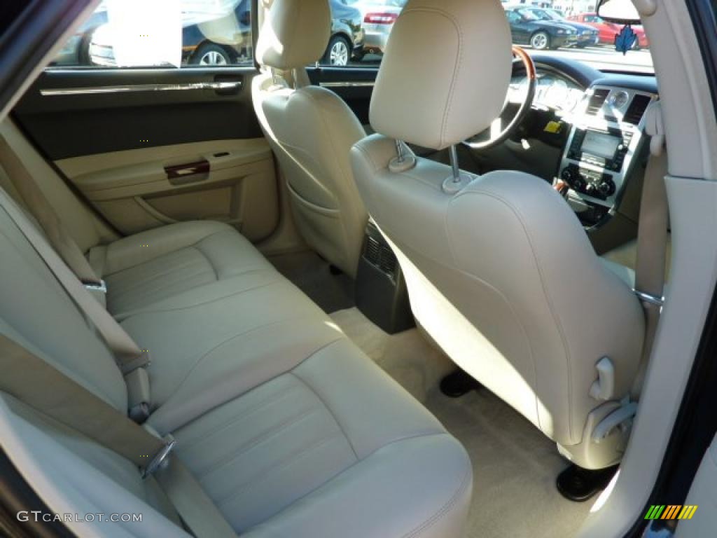 2005 300 C HEMI - Brilliant Black Crystal Pearl / Dark Slate Gray/Medium Slate Gray photo #16