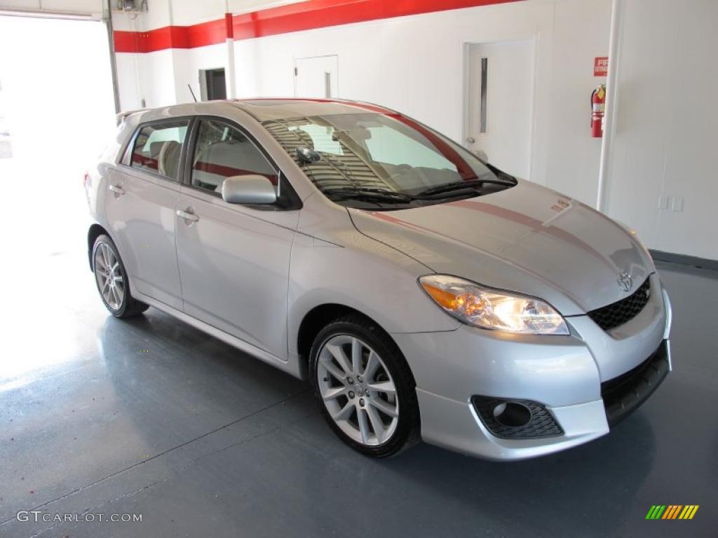 2009 Matrix XRS - Classic Silver Metallic / Ash Gray photo #5
