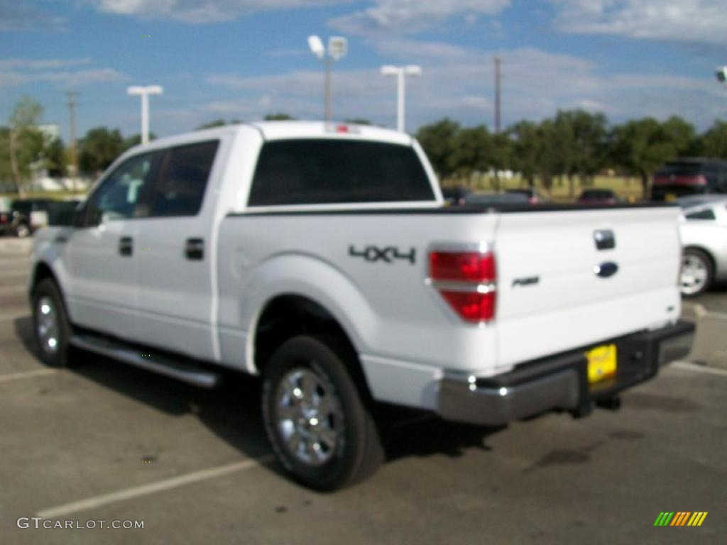 2010 F150 XLT SuperCrew 4x4 - Oxford White / Medium Stone photo #4
